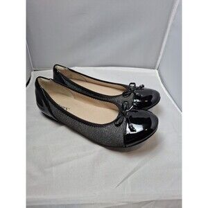 STRETCHES Women's Ballet Flats Size 8 W Wide Gray and Black Patent Leather Bow